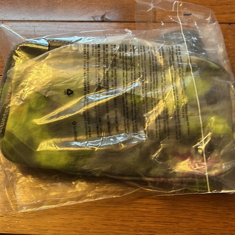 🔥LULULEMON EVERYWHERE BELT BAG 1L-HYPER DYE MULTI/ROVER PRINT🔥 - Picture 12 of 16